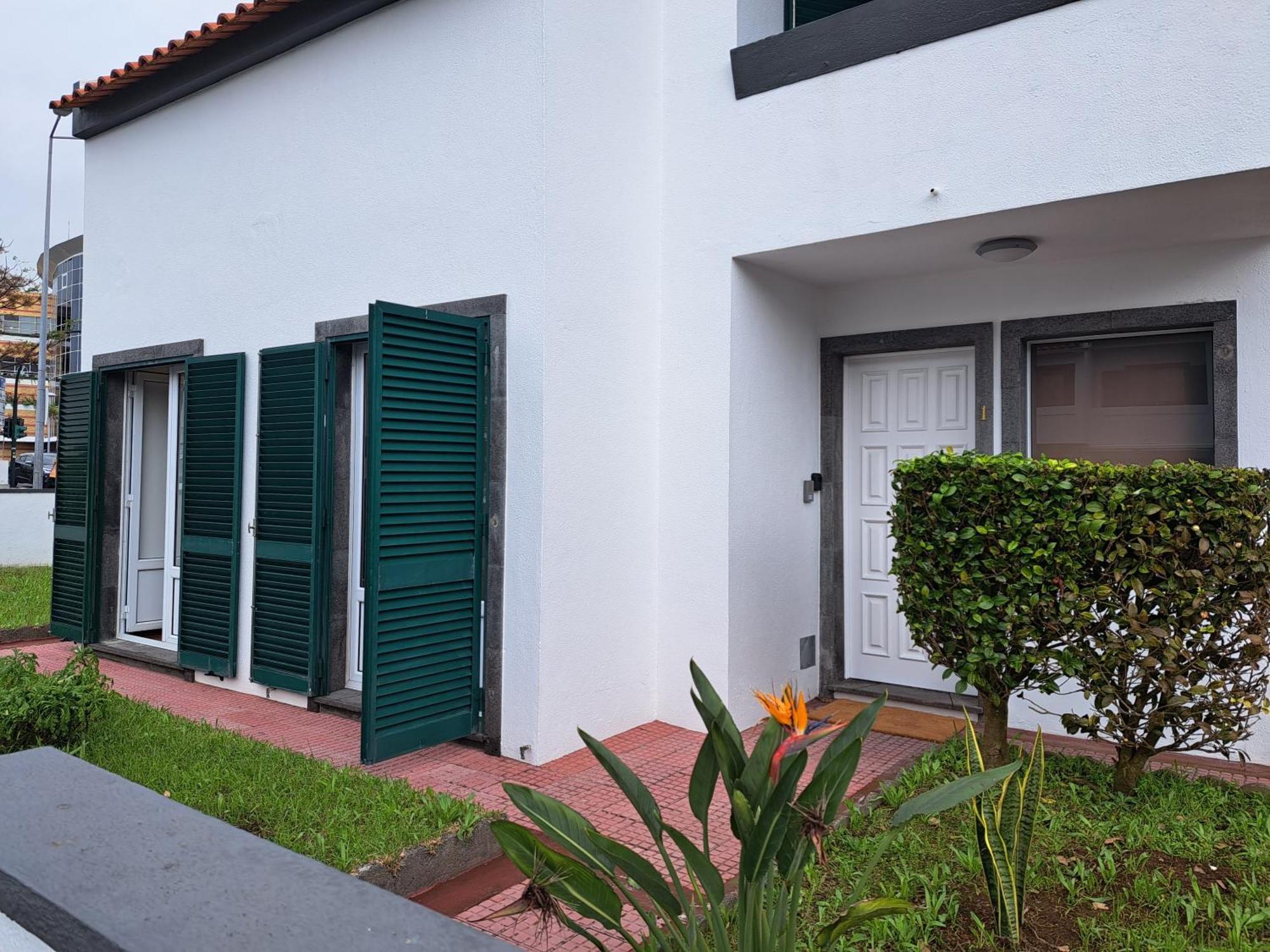 Wild Blue By Svl Apartment Ponta Delgada  Bagian luar foto